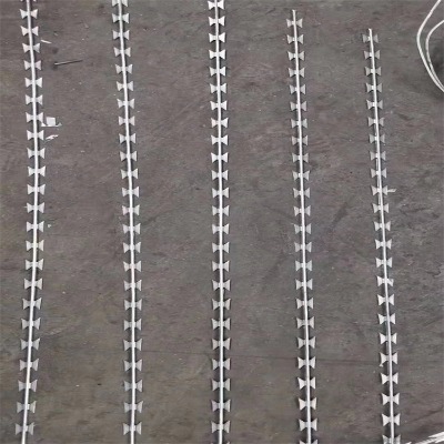 河北高鐵刺絲滾籠廠家供應遼寧防銹刀片刺繩沈陽不銹鋼防爬刺網