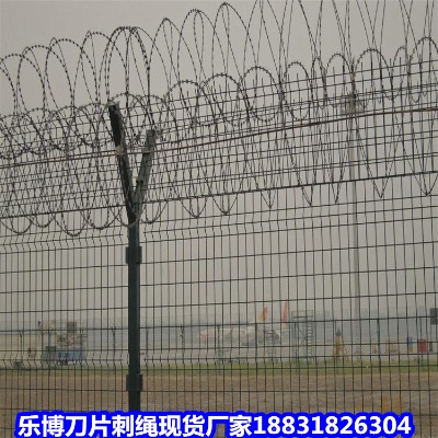 西藏鍍鋅刺繩廠家 日喀則防攀爬鐵絲網 林芝防盜隔離鋼網墻