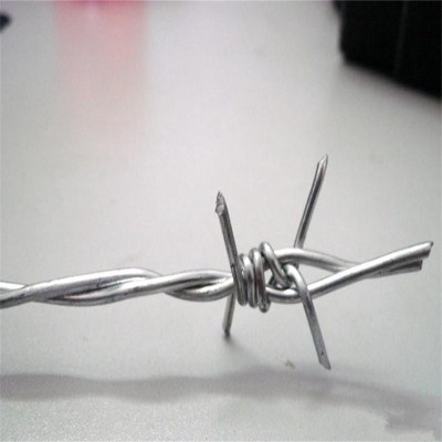 樂博刺鐵絲廠家供應圈山帶刺鐵絲網圈山鐵絲網