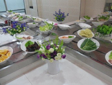 營(yíng)口到哪買旋轉(zhuǎn)小火鍋設(shè)備 廠家價(jià)格低