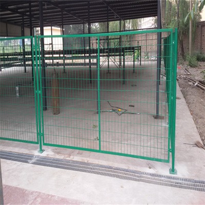 河北三角折彎護欄網廠家供應岳陽道路防護網余姚圍墻護欄網