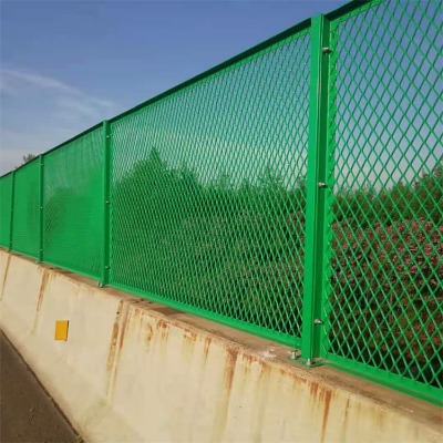 河北高速公路護(hù)欄網(wǎng)廠家供應(yīng)珠海防爬帶刺圍墻潞城防銹鐵蒺藜