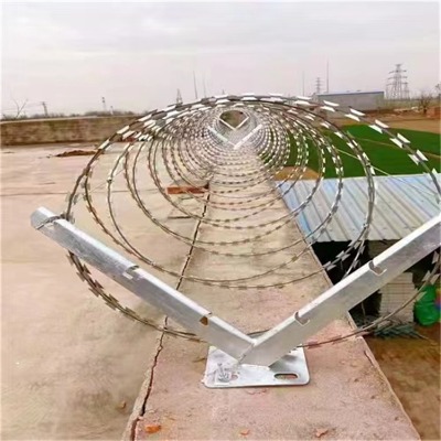 河北刀片刺網廠家湖南高鐵刺絲滾籠長沙刺刀圈