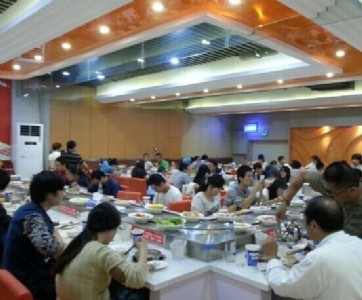 保山自助火鍋設(shè)備 回轉(zhuǎn)小火鍋設(shè)備價(jià)格合理